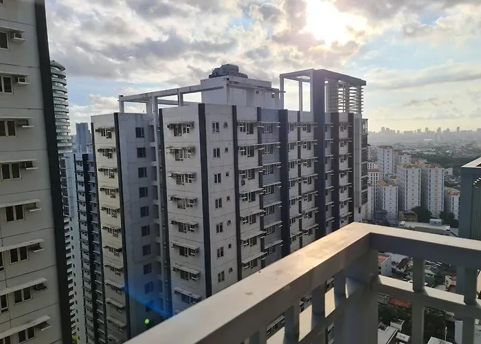 Chic 2 Bedroom Edsa With Balcony Apartamento *