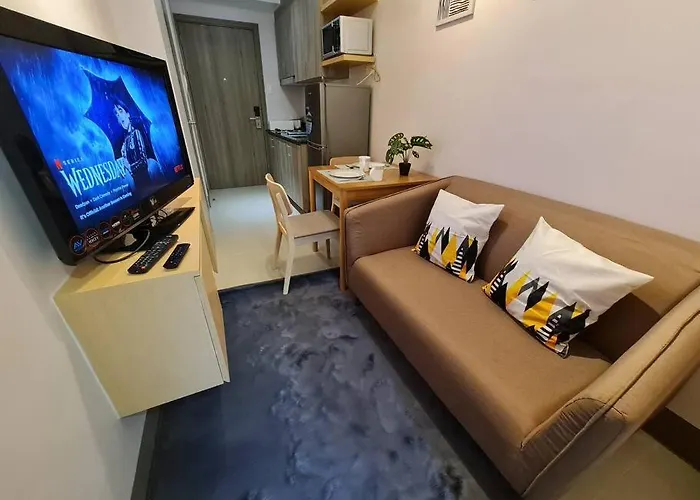 Chic 2 Bedroom Edsa With Balcony Apartamento